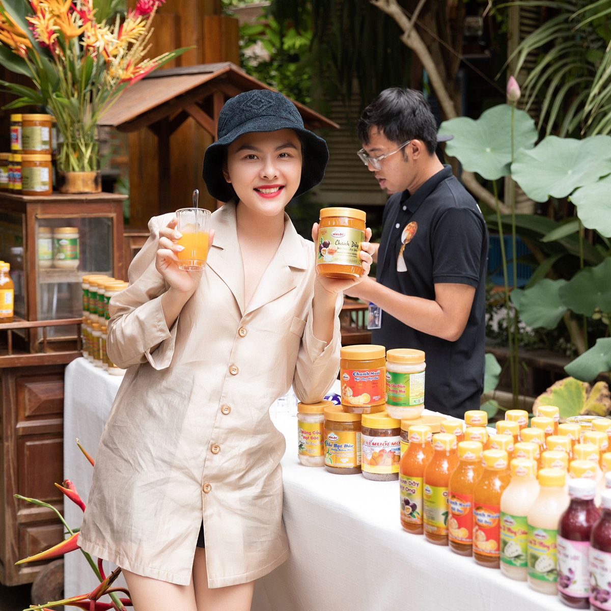 SỰ KIỆN TRĂNG LÀ