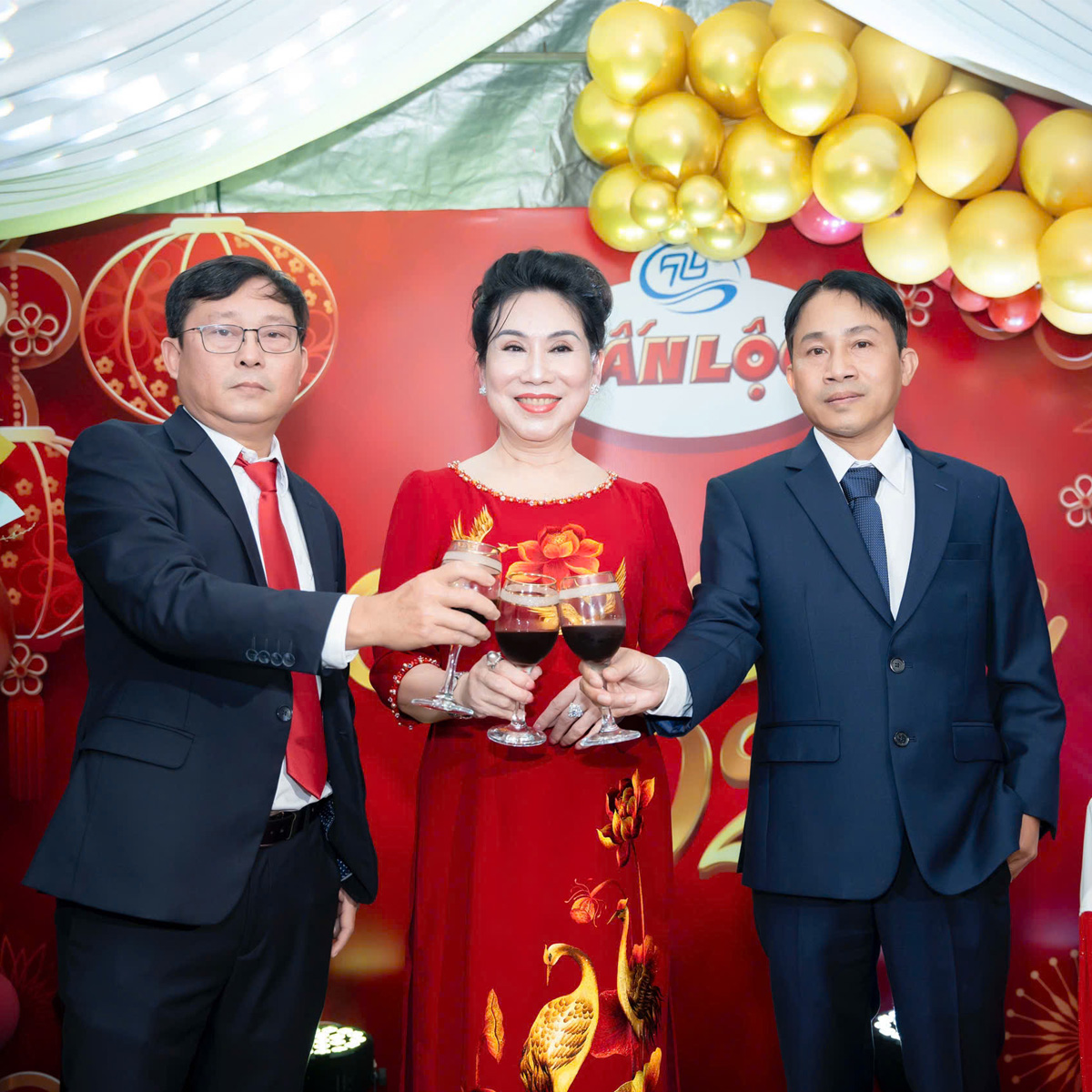 TÂN NIÊN CÔNG TY 2025