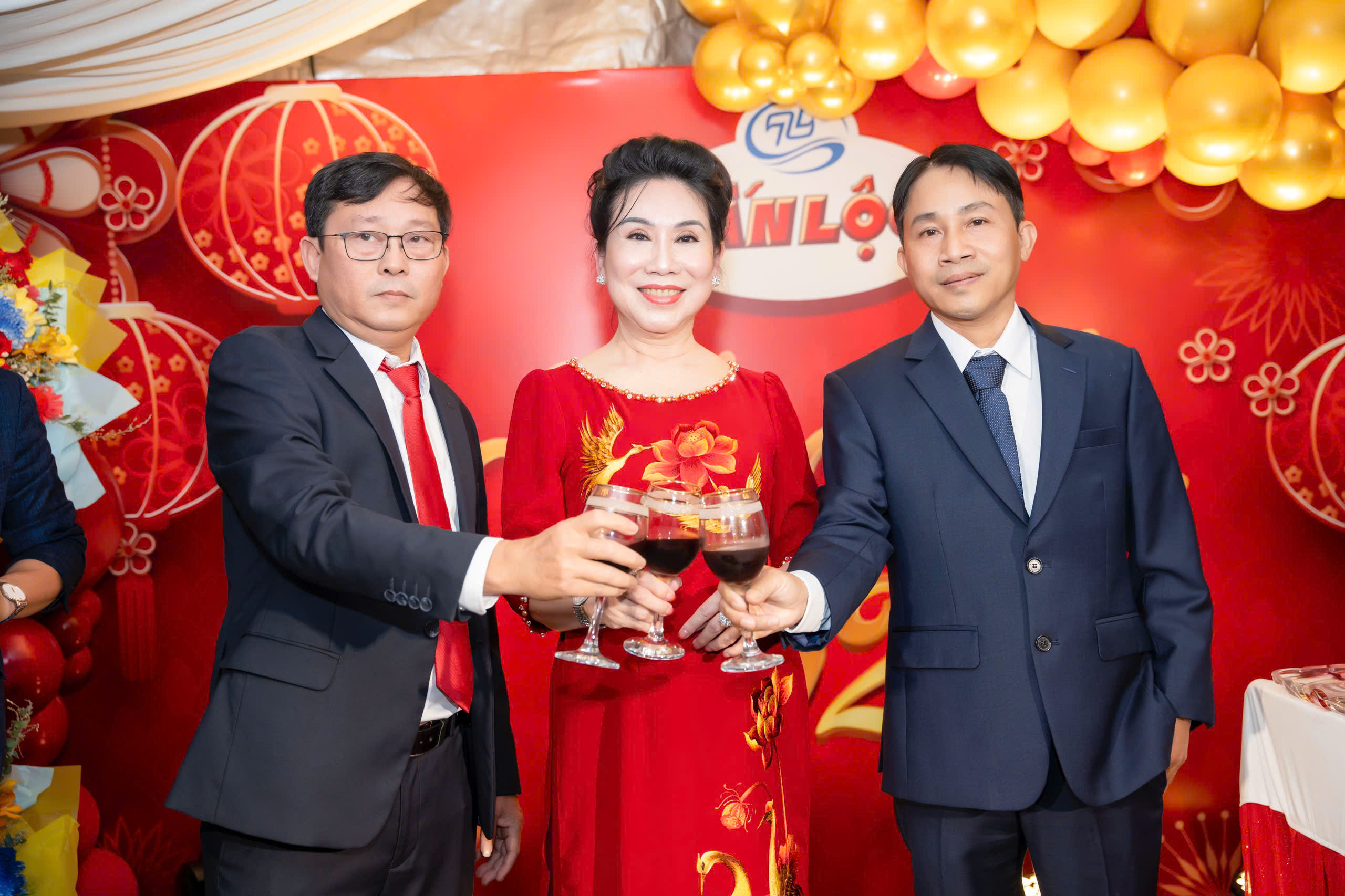 TIỆC TÂN NIÊN – KHỞI ĐẦU MỚI, THÀNH CÔNG MỚI